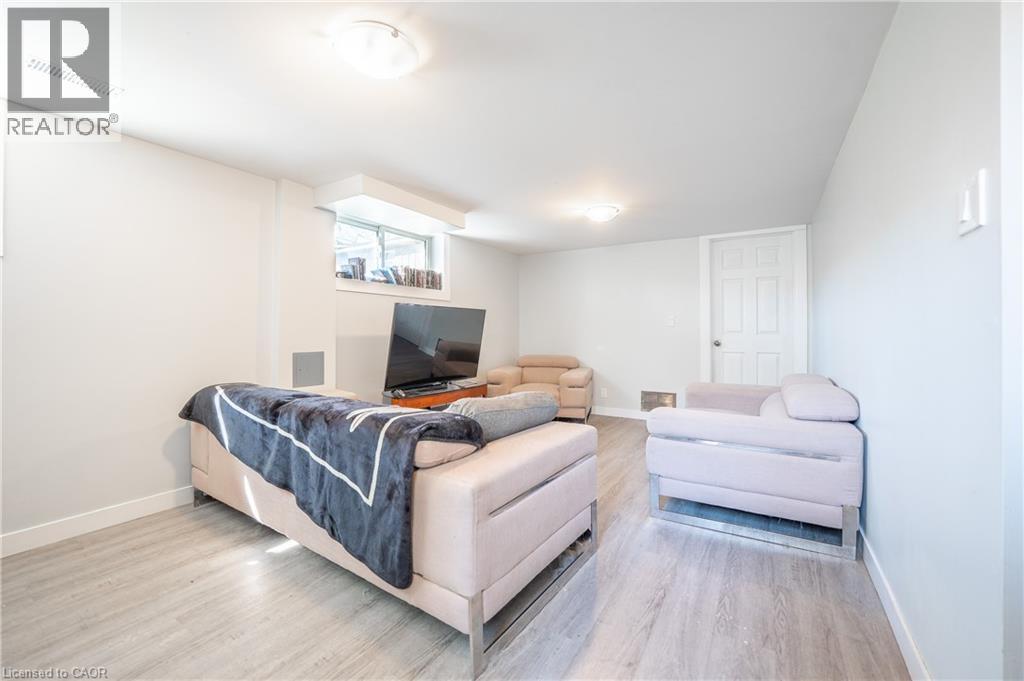 211 DIXON Street thumbnail 8