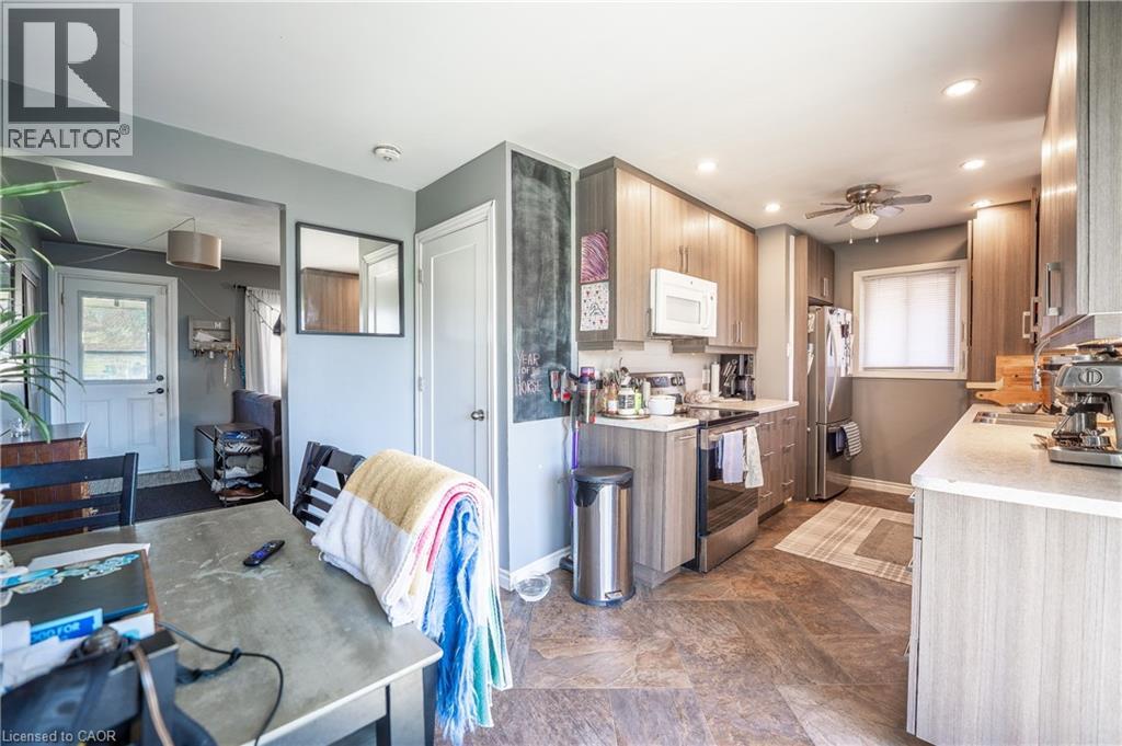 211 DIXON Street thumbnail 14