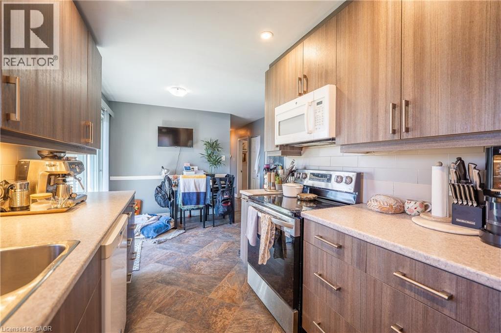 211 DIXON Street thumbnail 18