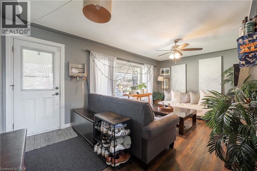 211 DIXON Street thumbnail 11