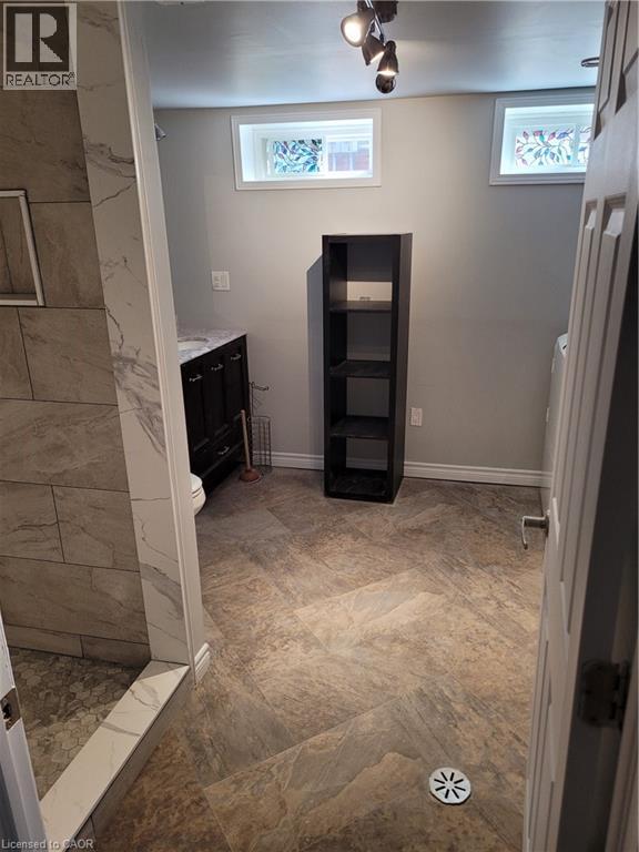 211 DIXON Street thumbnail 24