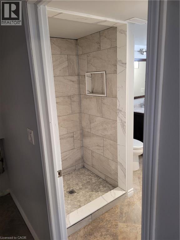 211 DIXON Street thumbnail 23