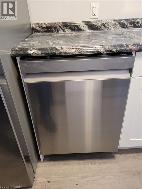 211 DIXON Street thumbnail 30