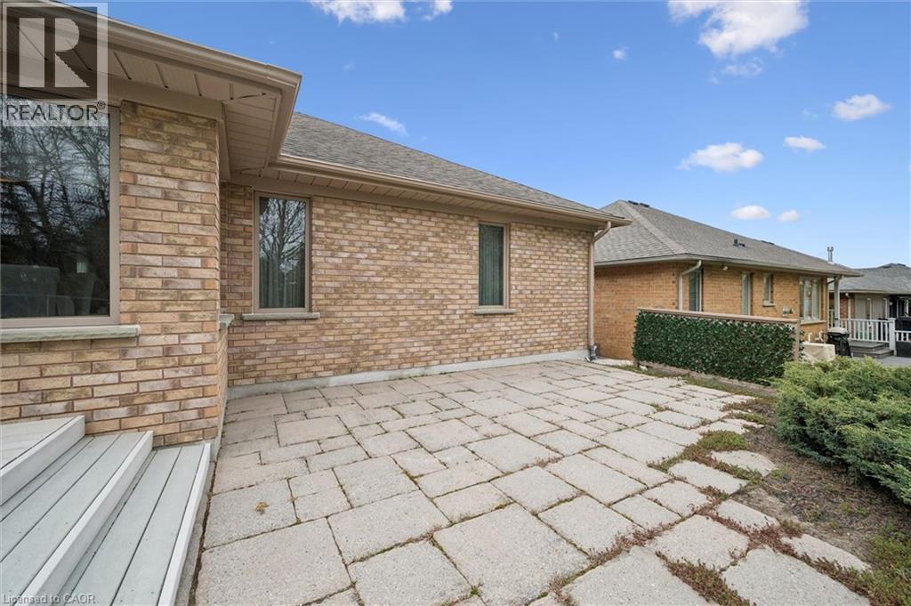 140 GOLF LINKS Drive thumbnail 32