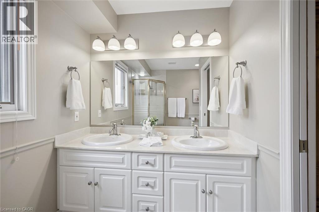 140 GOLF LINKS Drive thumbnail 17