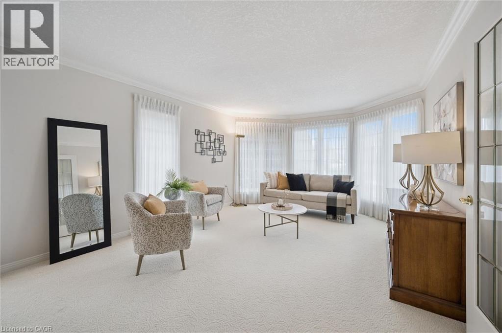 140 GOLF LINKS Drive thumbnail 3