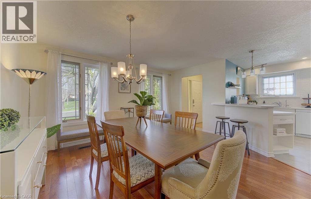 18 RIPLEY Crescent thumbnail 5