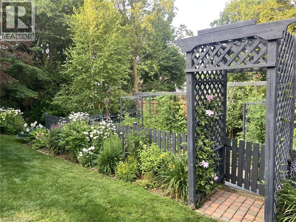 18 RIPLEY Crescent thumbnail 40