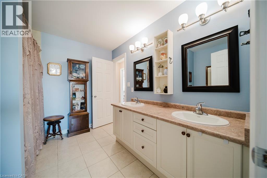 90 CAPTAIN MCCALLUM Drive thumbnail 25