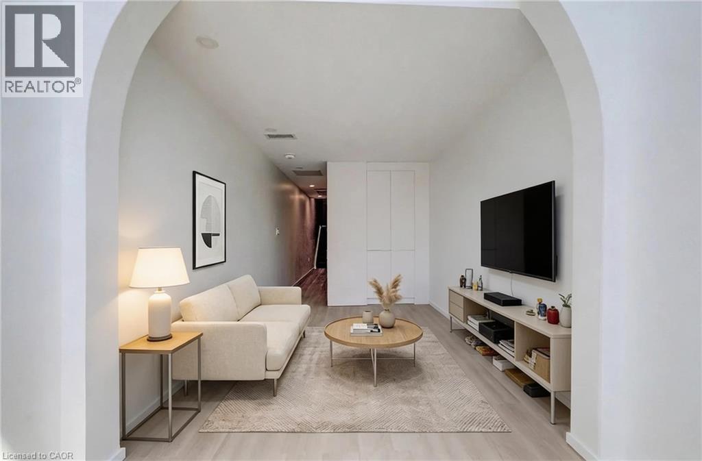 26 KING Street E thumbnail 7