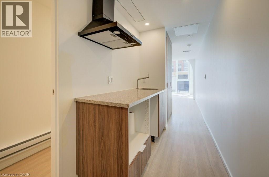 26 KING Street E thumbnail 4