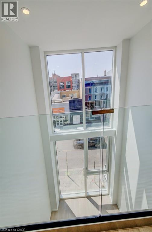 26 KING Street E thumbnail 12