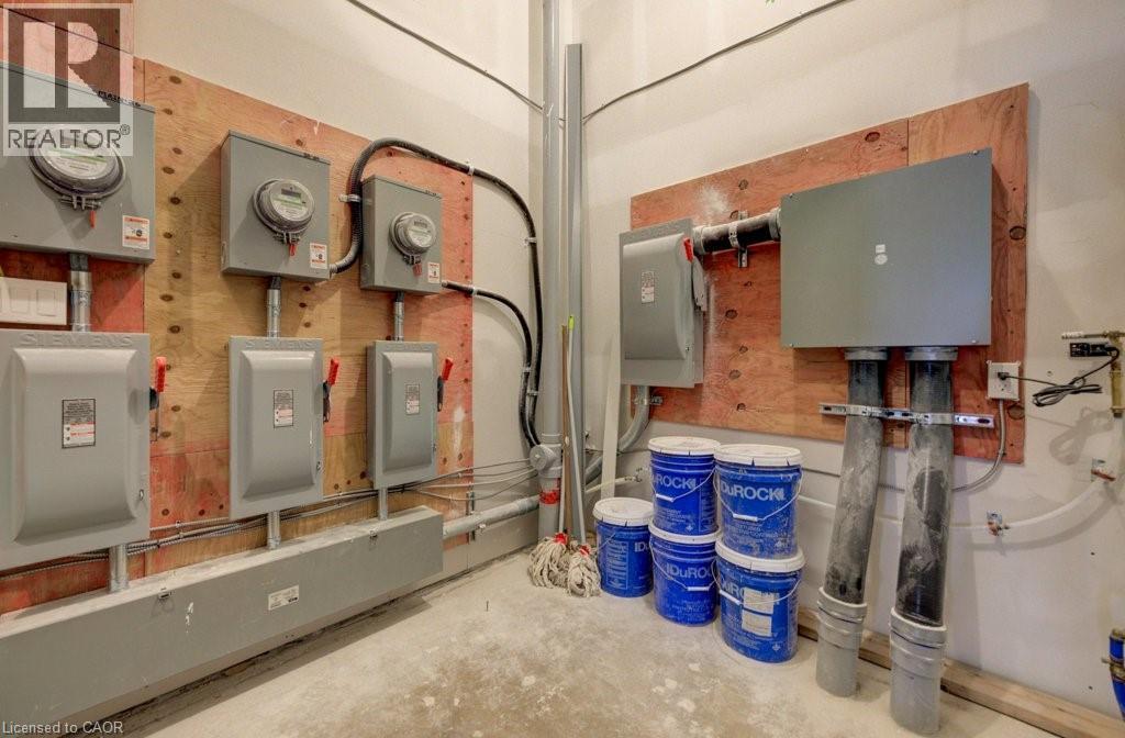 26 KING Street E thumbnail 32