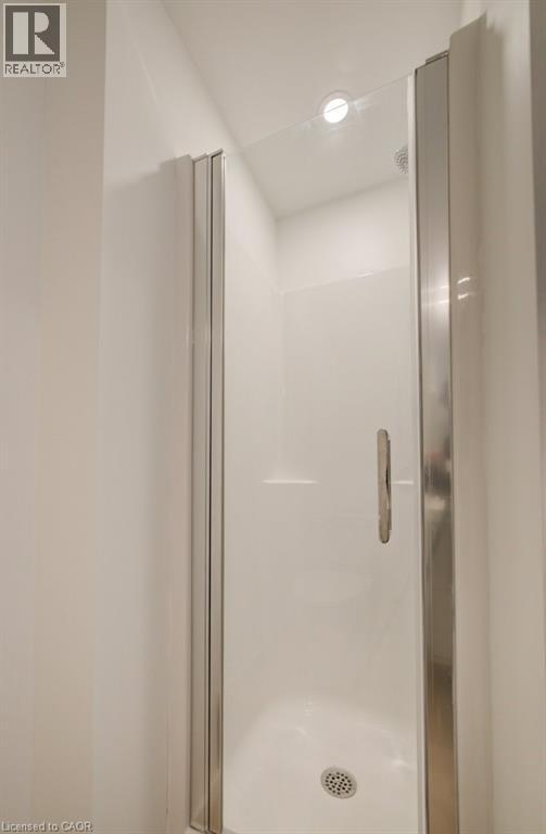 26 KING Street E thumbnail 9