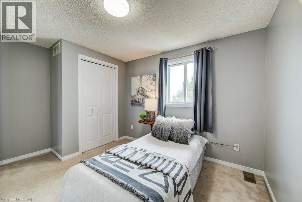 633 GRANGE Crescent thumbnail 24