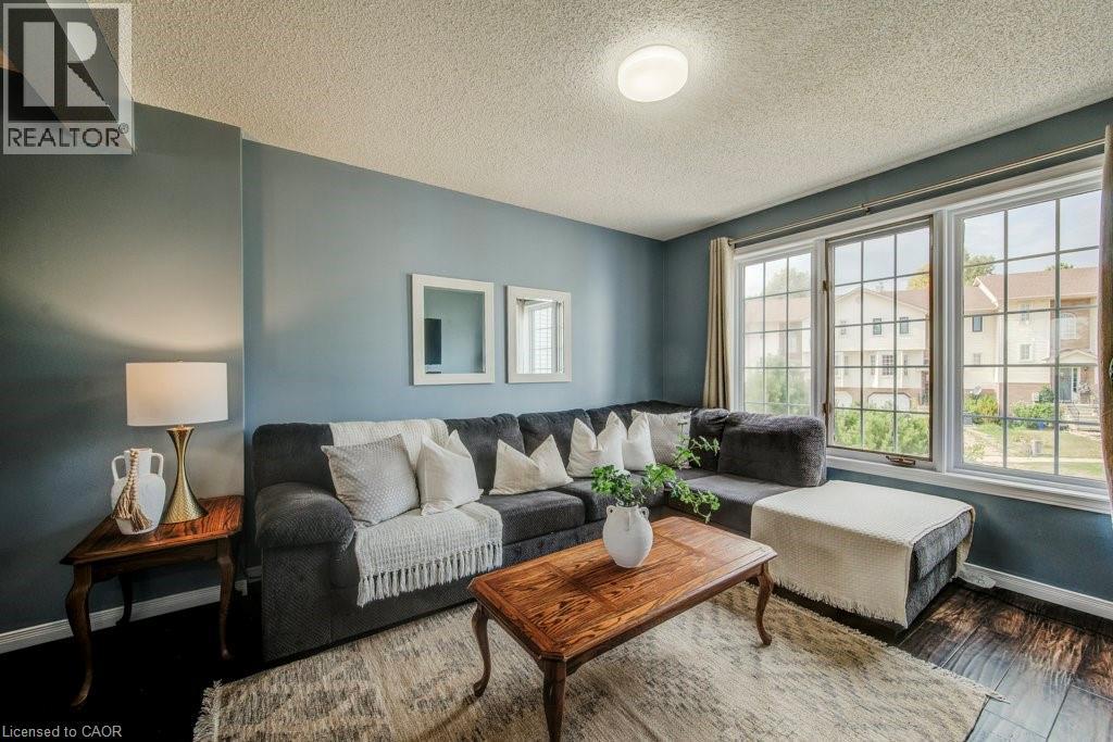 633 GRANGE Crescent thumbnail 18