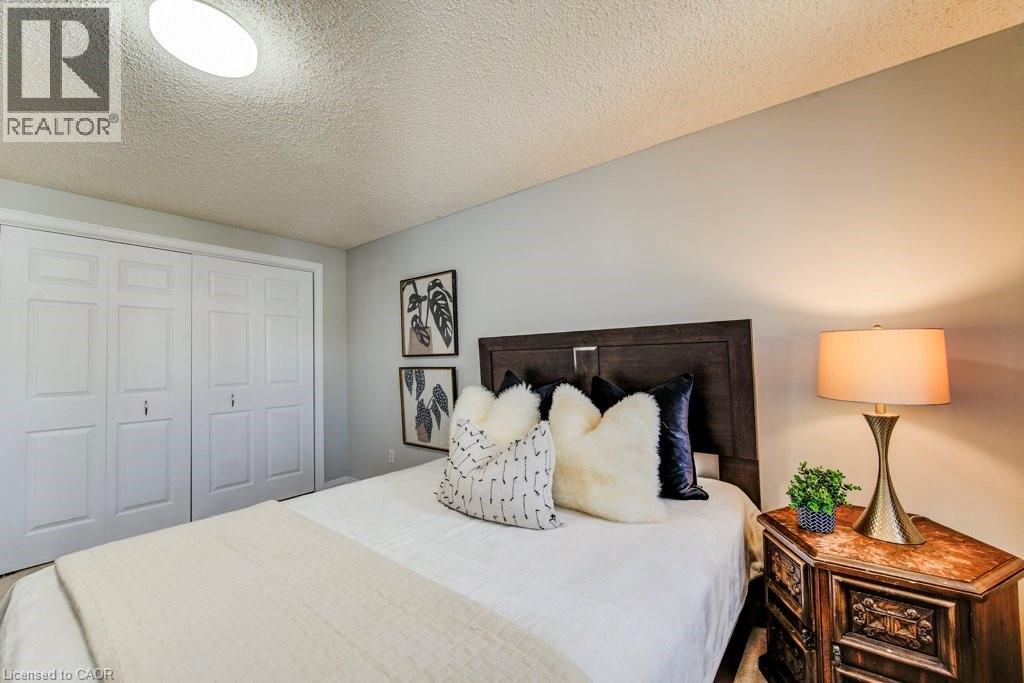 633 GRANGE Crescent thumbnail 27