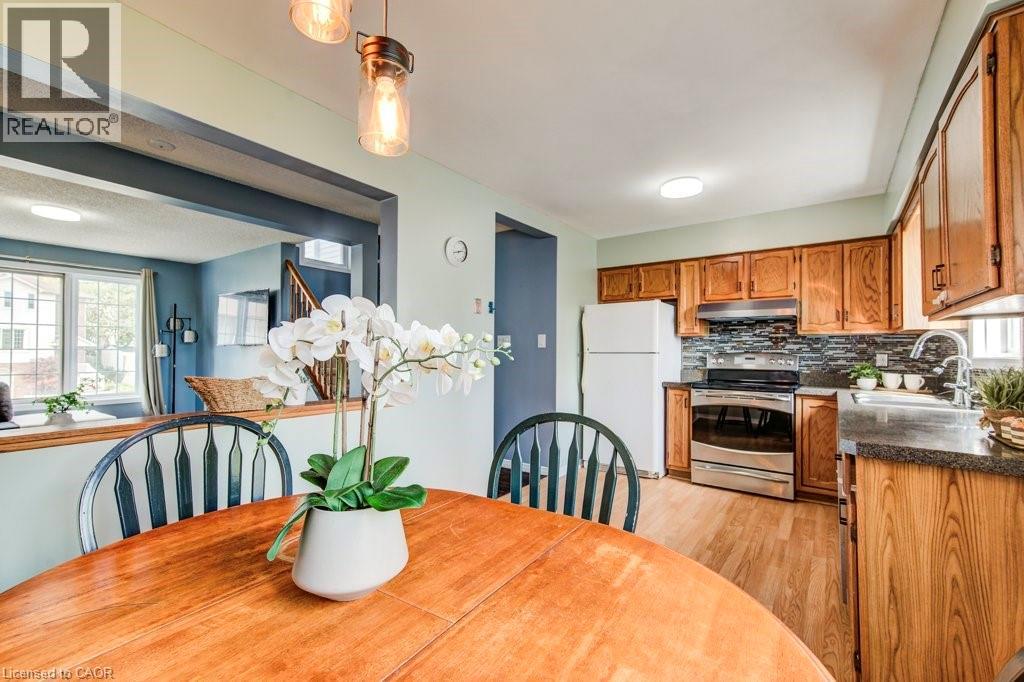 633 GRANGE Crescent thumbnail 15