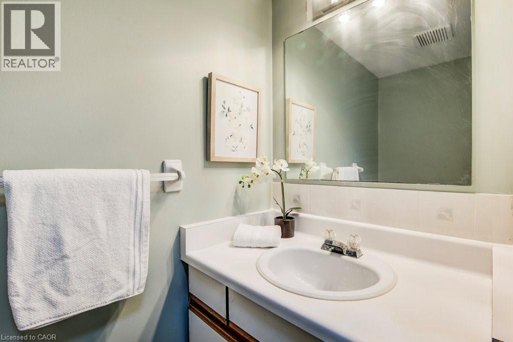 633 GRANGE Crescent thumbnail 30