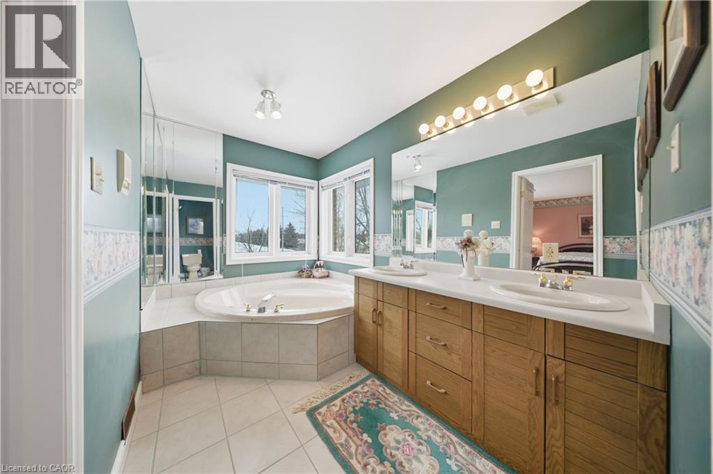 637 DEER RUN Drive thumbnail 31