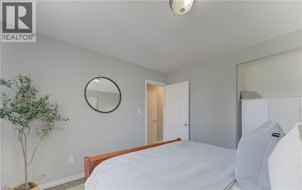 100 JOHANNA Drive thumbnail 17