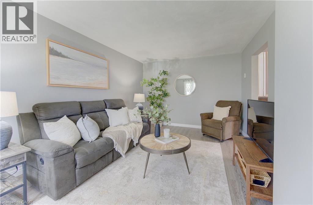 100 JOHANNA Drive thumbnail 4