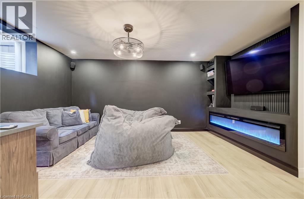 69 THEODORE SCHULER Boulevard thumbnail 23