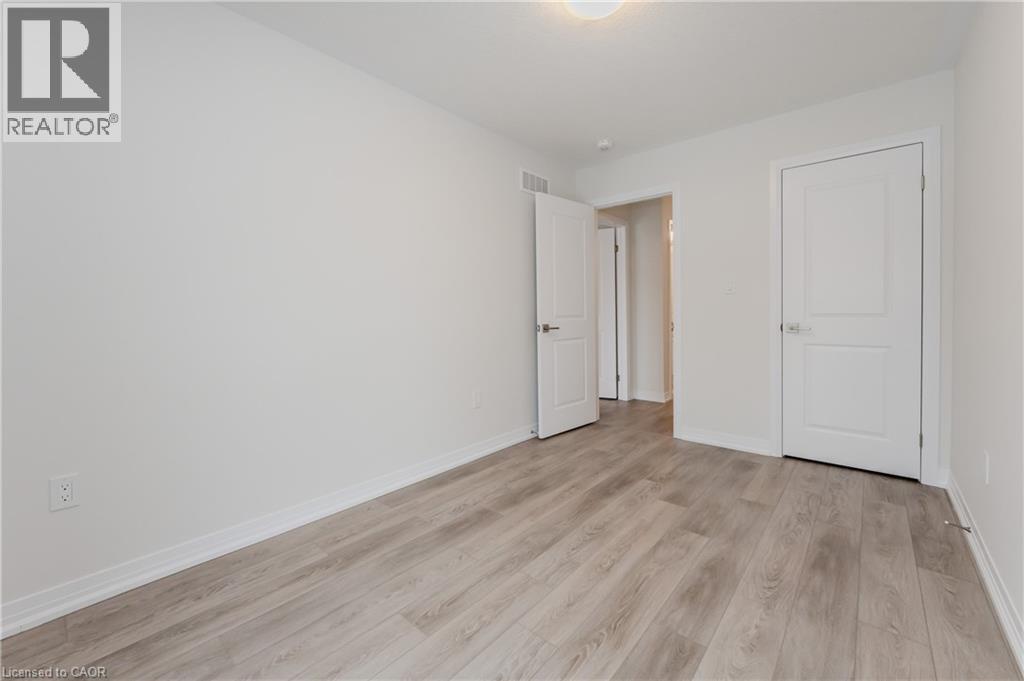 15 URBANE Boulevard thumbnail 20