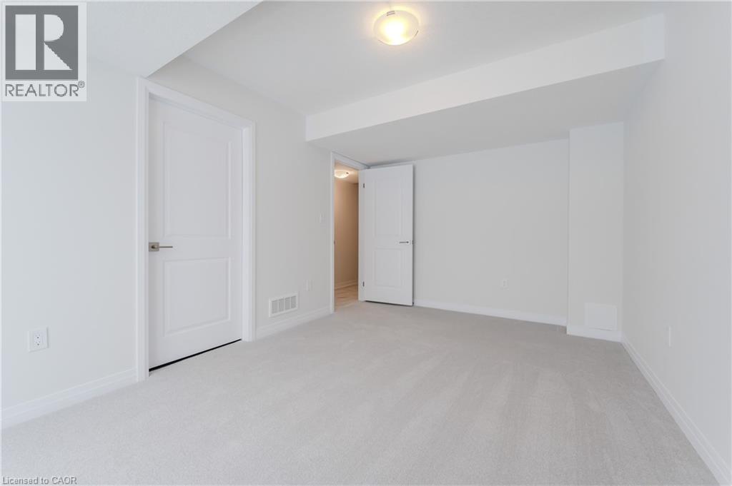 15 URBANE Boulevard thumbnail 6