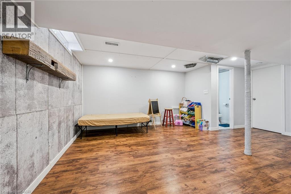 210 GLAMIS Road Unit# 9 thumbnail 35