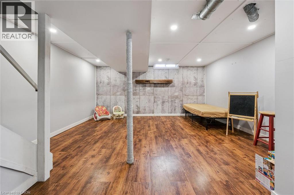 210 GLAMIS Road Unit# 9 thumbnail 33