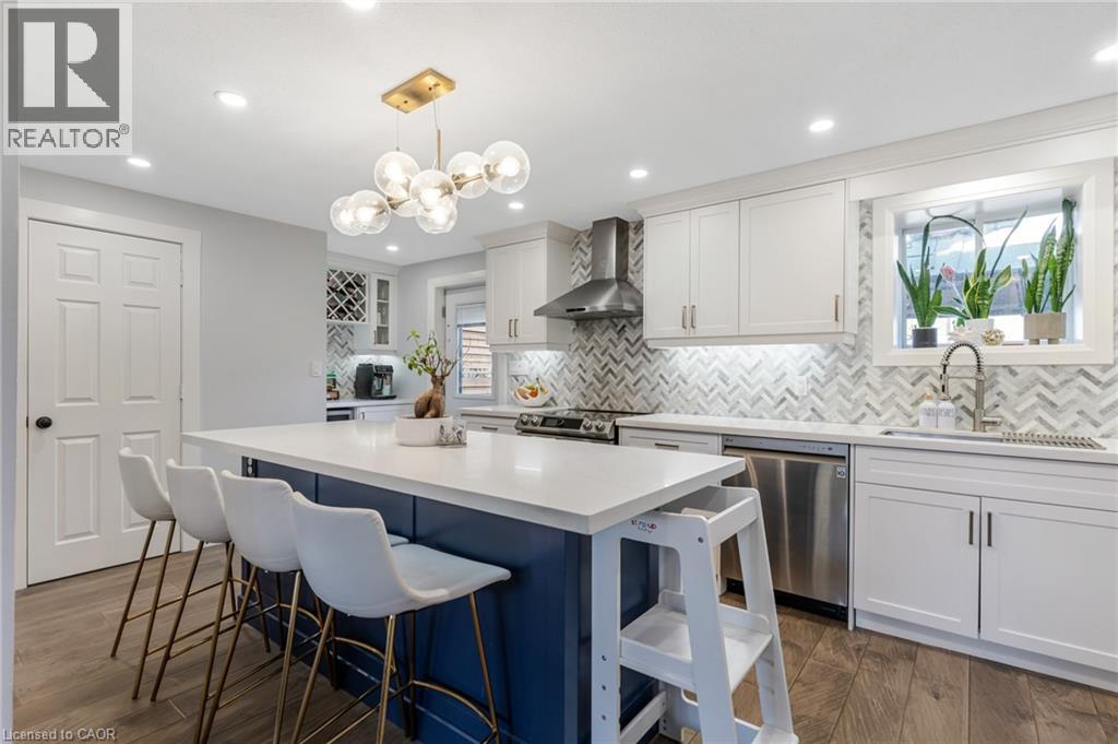 129 AHRENS Street W thumbnail 15