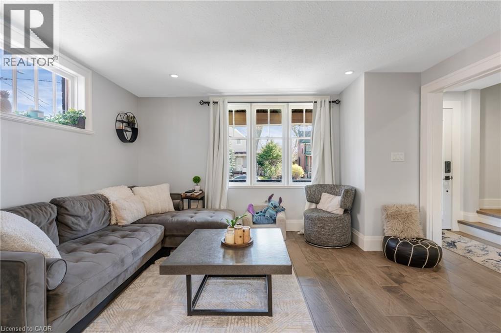 129 AHRENS Street W thumbnail 13