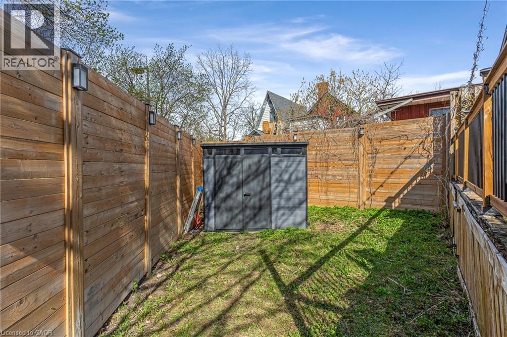 129 AHRENS Street W thumbnail 9