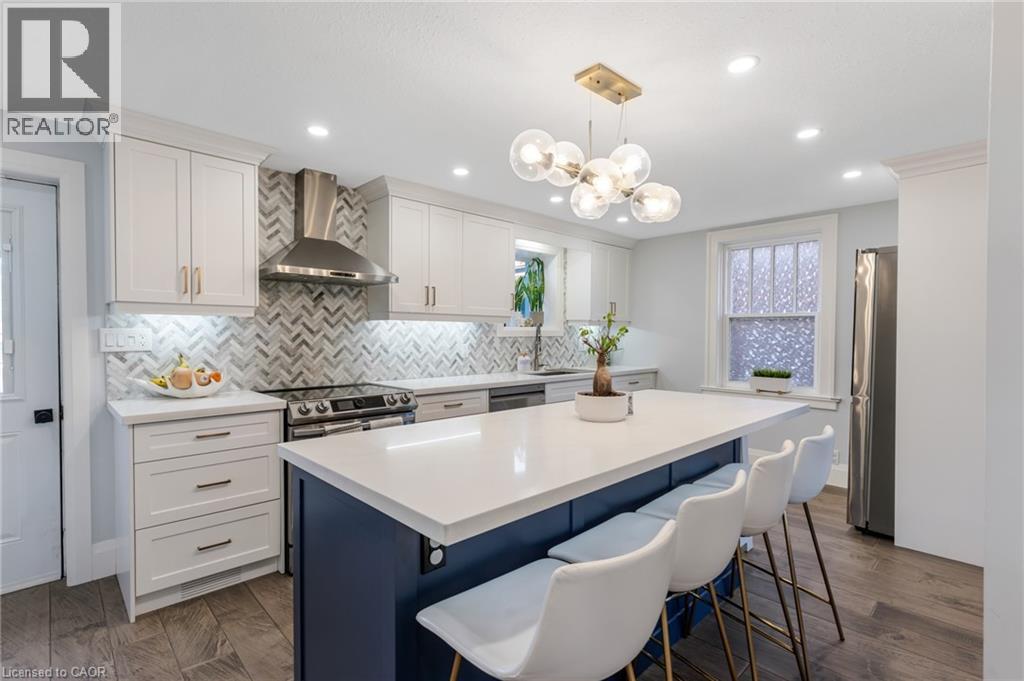 129 AHRENS Street W thumbnail 18