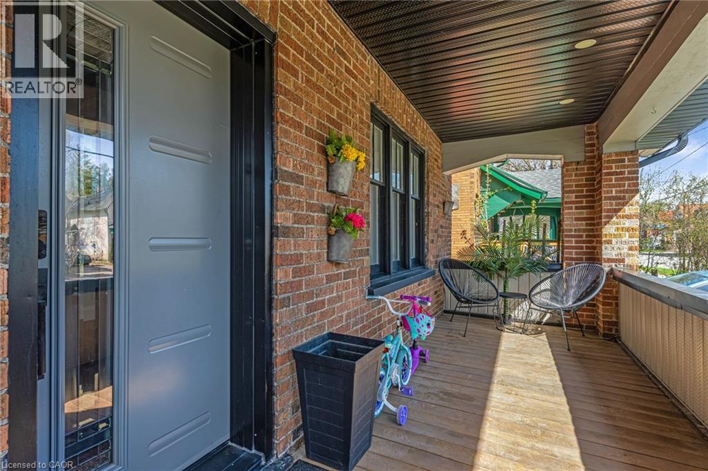 129 AHRENS Street W thumbnail 3