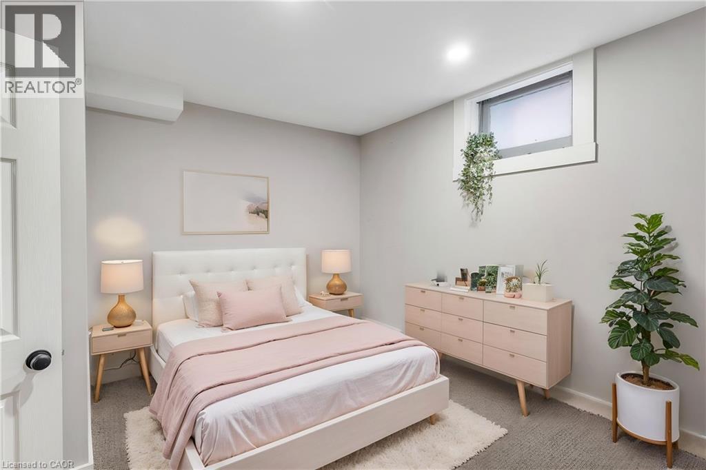 129 AHRENS Street W thumbnail 34