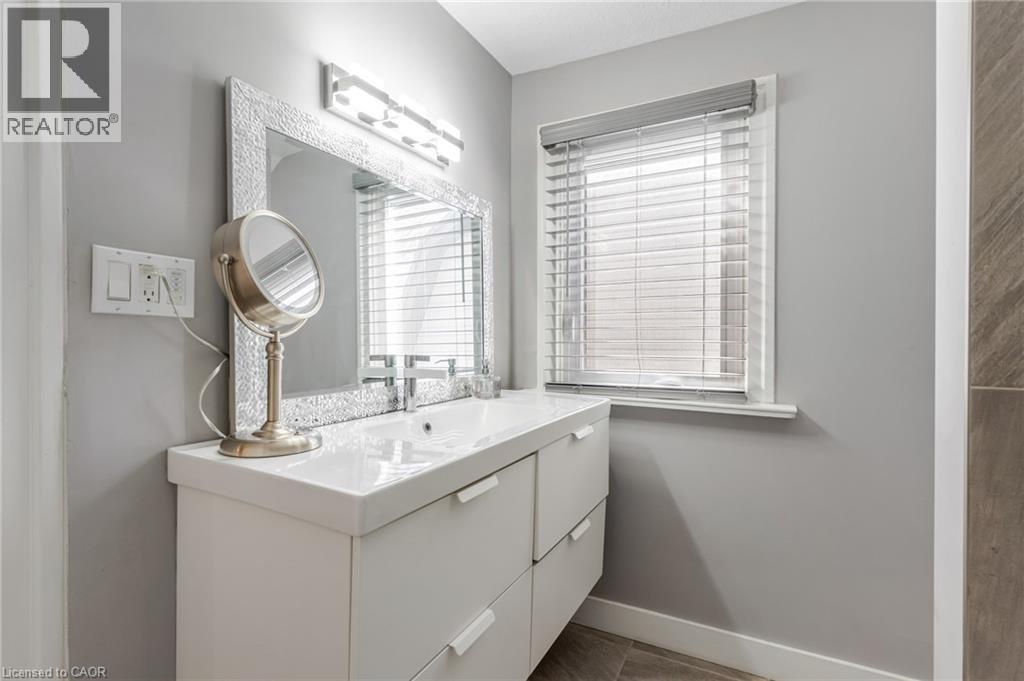 129 AHRENS Street W thumbnail 28