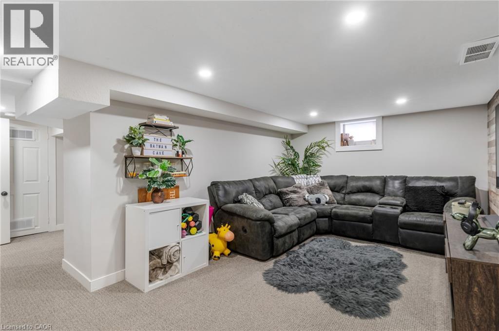 129 AHRENS Street W thumbnail 33