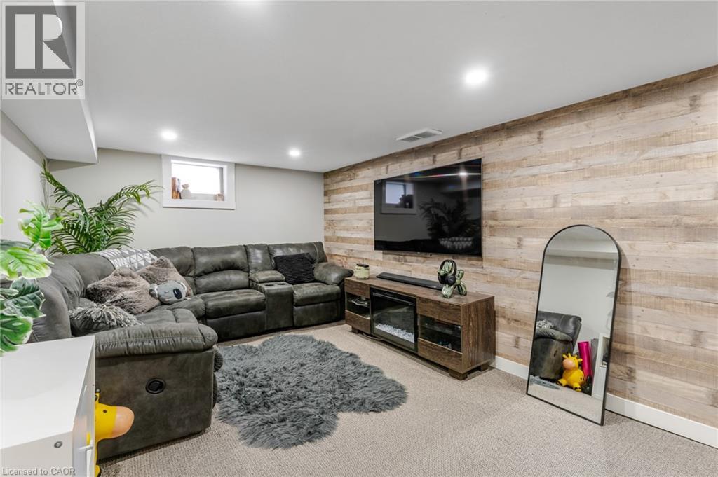 129 AHRENS Street W thumbnail 31