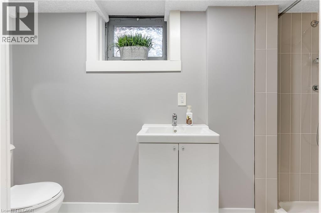 129 AHRENS Street W thumbnail 36