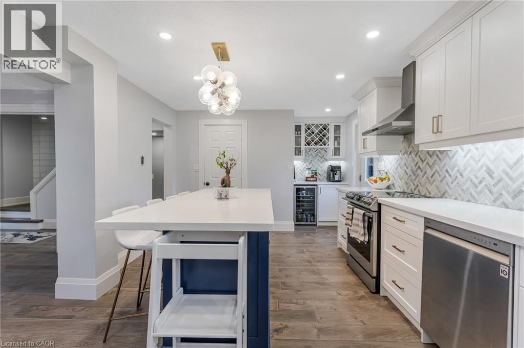 129 AHRENS Street W thumbnail 16