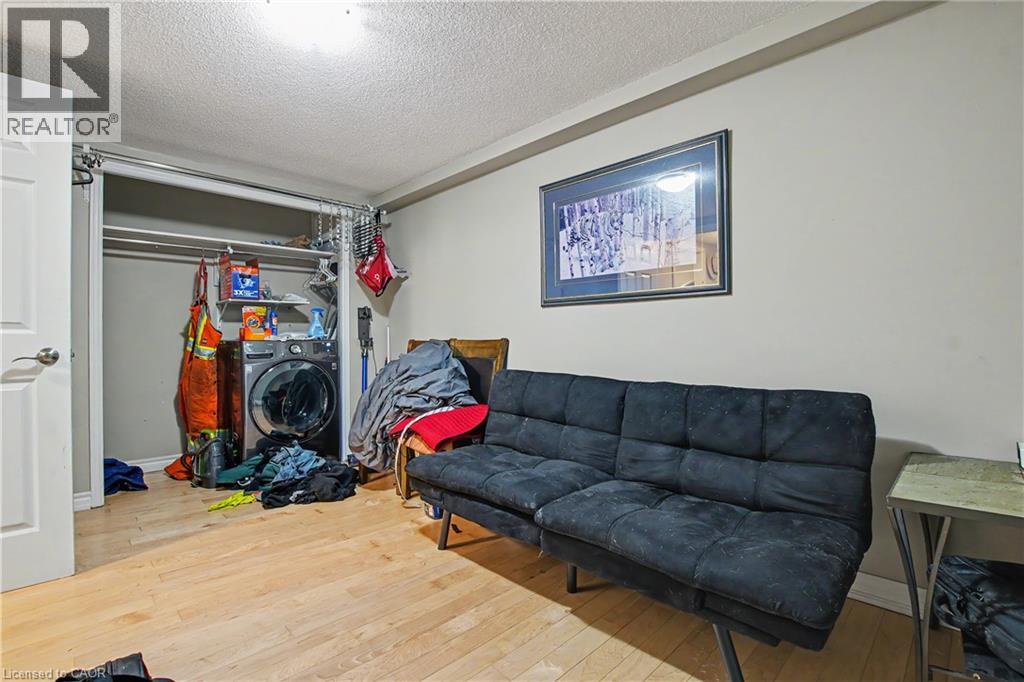 241 GUELPH Avenue thumbnail 33