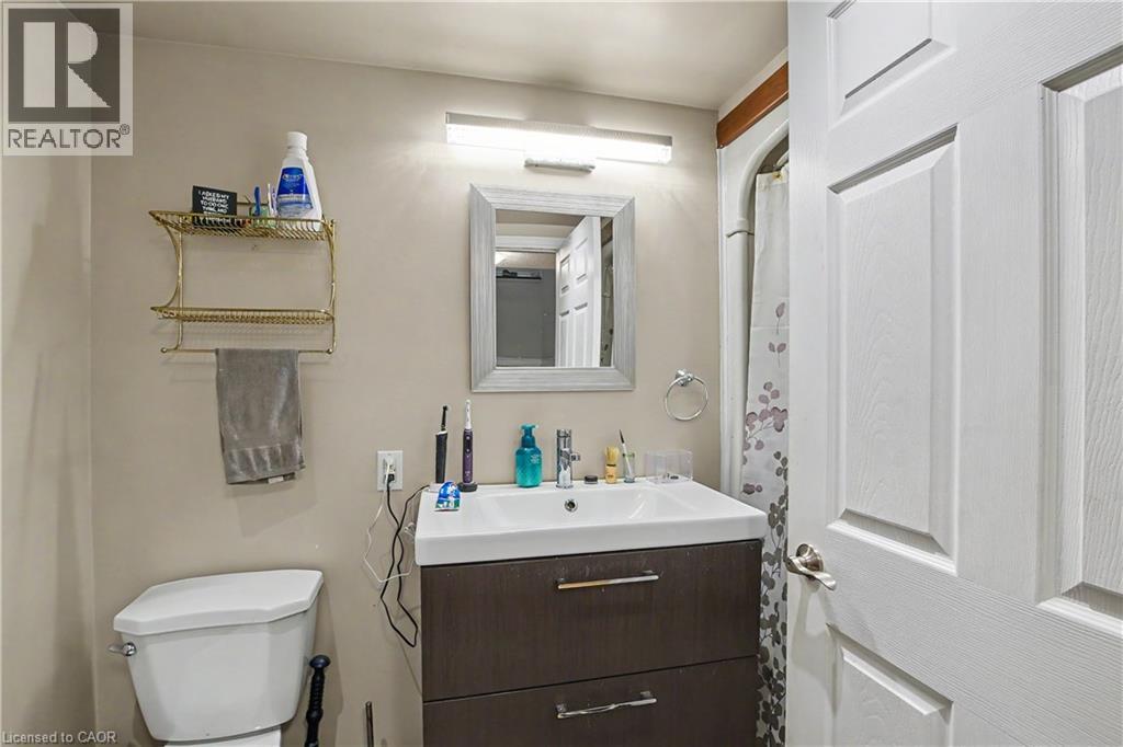 241 GUELPH Avenue thumbnail 37