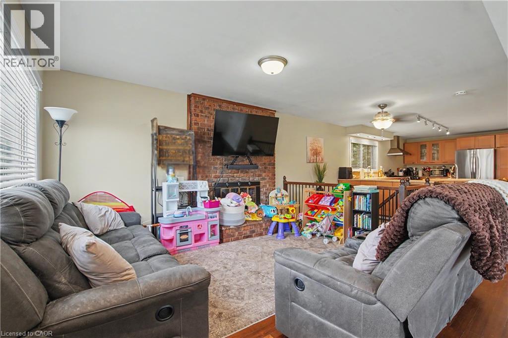 241 GUELPH Avenue thumbnail 6