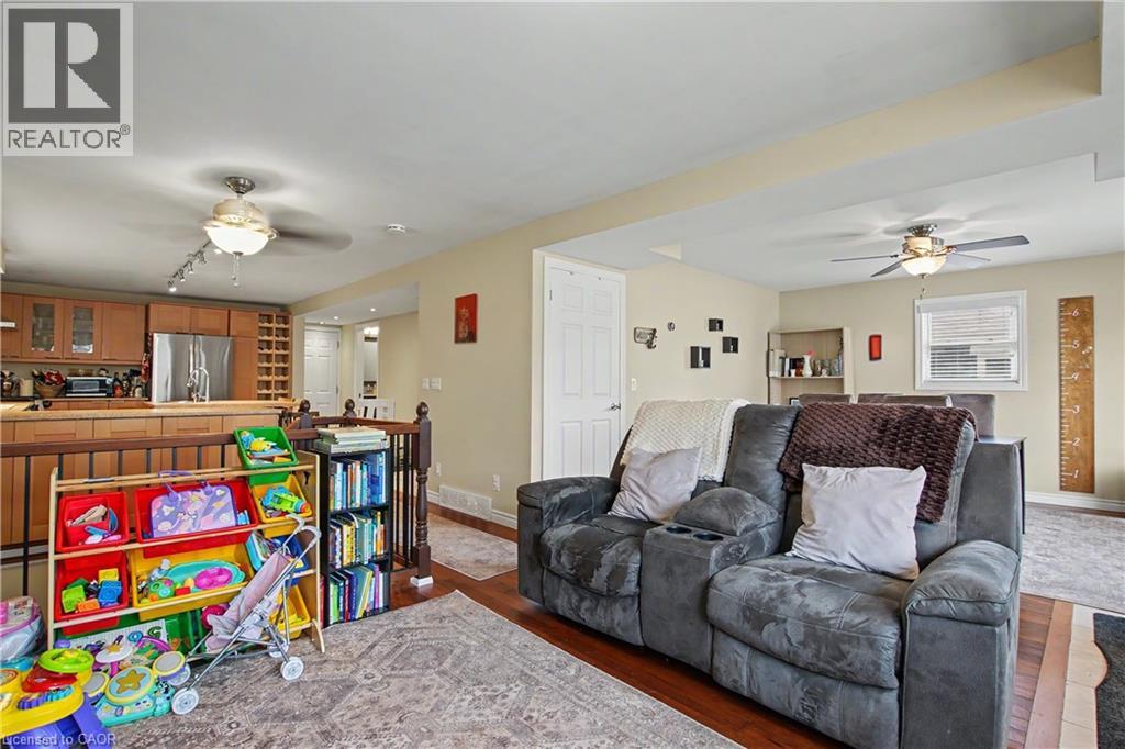 241 GUELPH Avenue thumbnail 7