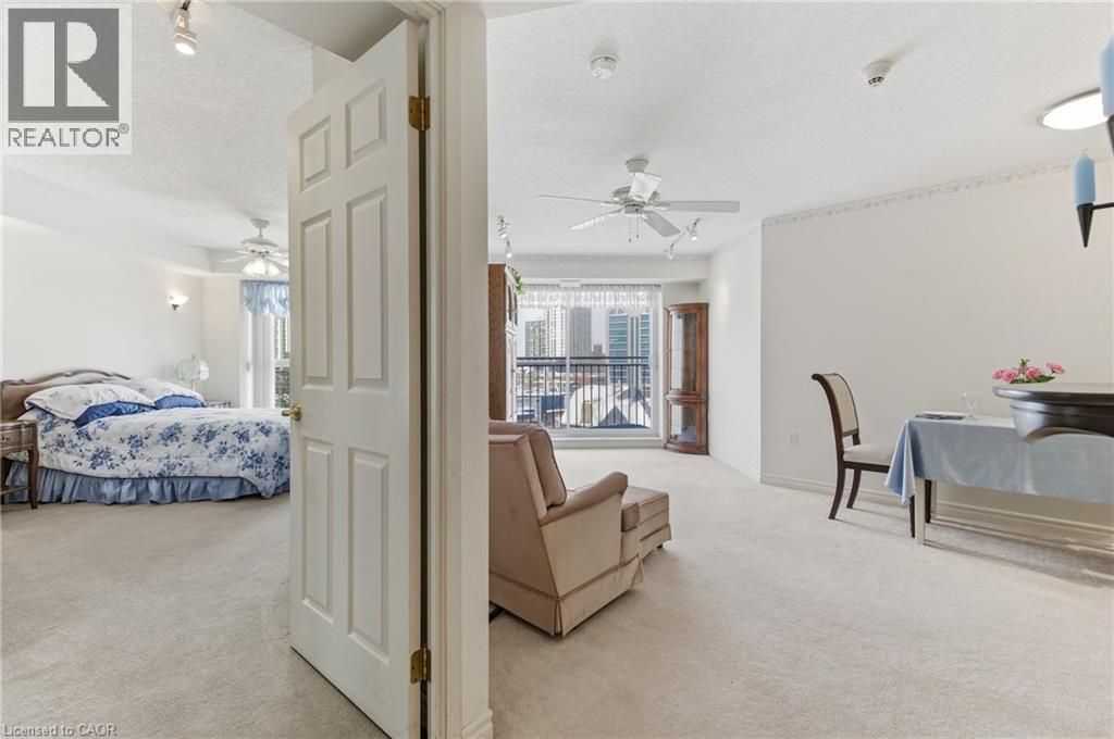 20 ST GEORGE Street Unit# 407 thumbnail 7