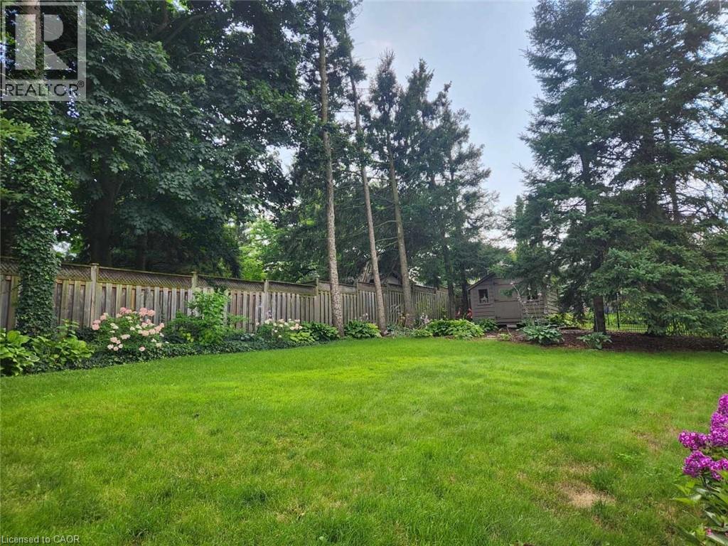 47 HUNTINGTON Place thumbnail 3