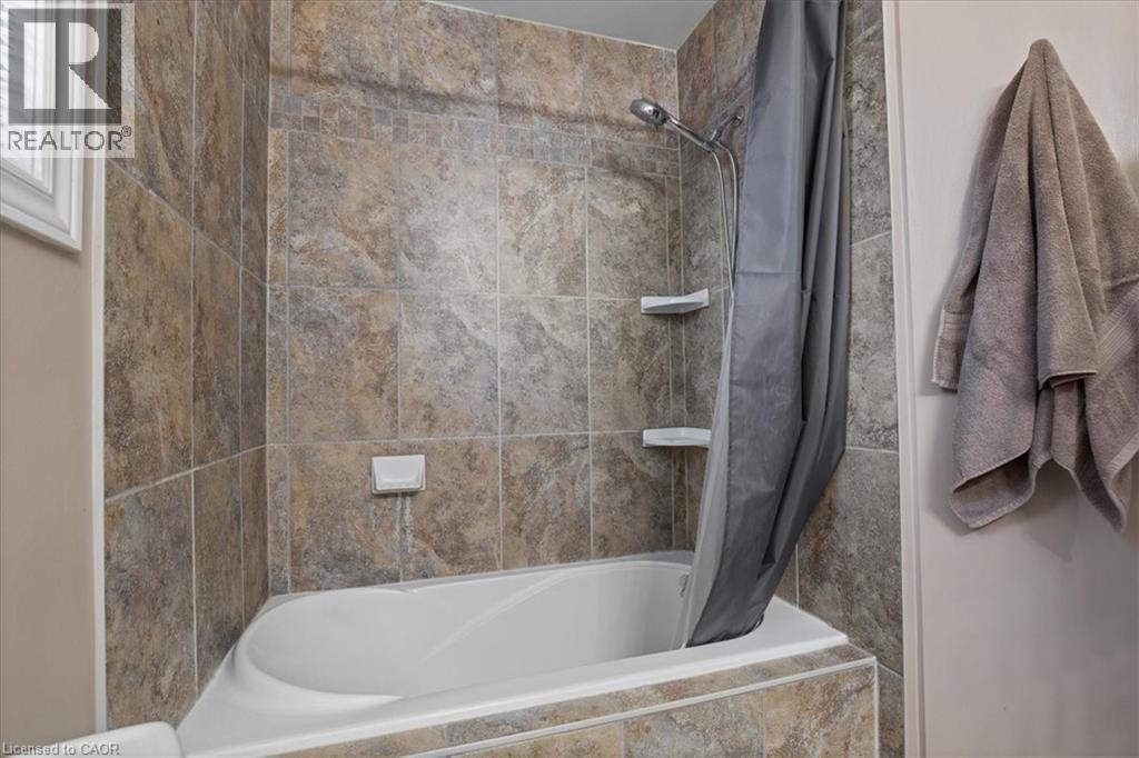 47 HUNTINGTON Place thumbnail 17