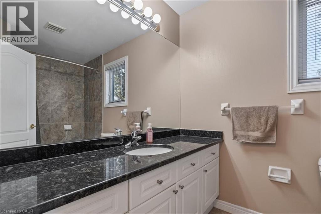 47 HUNTINGTON Place thumbnail 16